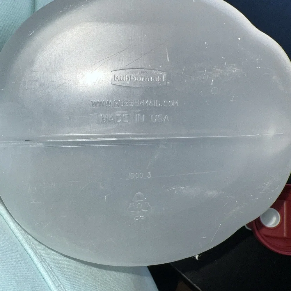 Rubbermaid MixerMate 1 Gallon 3.8L‎ Drink Jug Bottle Red Flip Cap 1000-3 Plastic